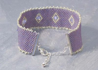 pulsera perseo lavanda y plata cierre